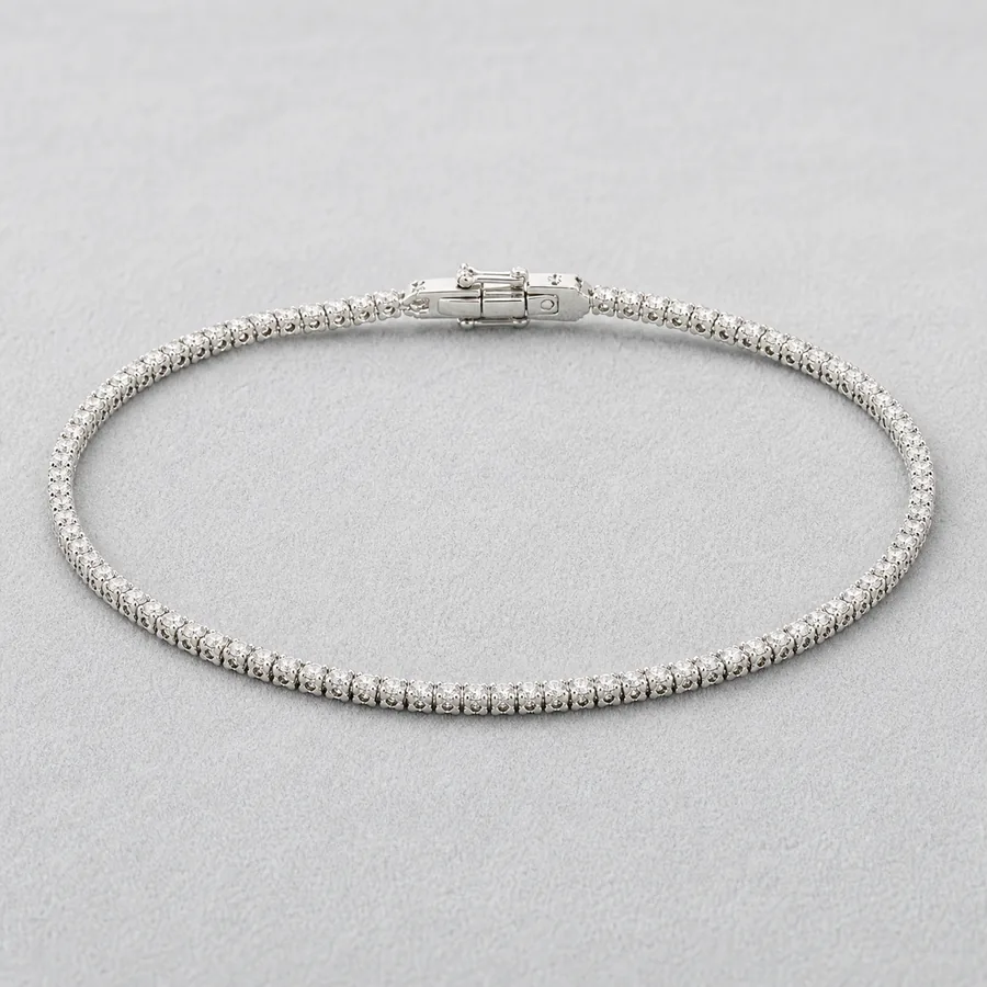 Indicative render of a 1.30 carat diamond tennis bracelet, shown in white gold, also made in white, yellow or rose gold