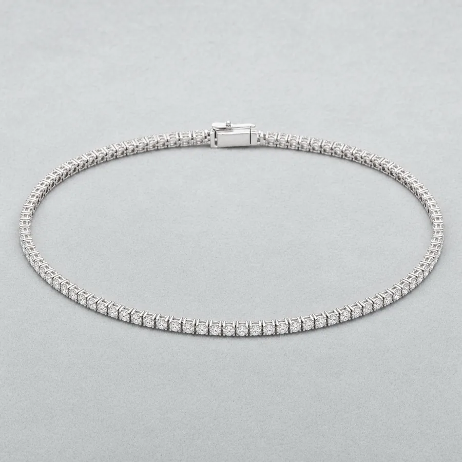 Indicative render of a 2.48 carat diamond tennis bracelet, shown in white gold, also made in white, yellow or rose gold